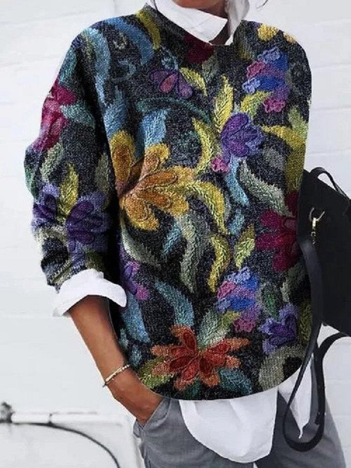 "Pull chic naturel avec motif floral délicat, coton mélangé, coupe flatteuse, idéal pour élégance quotidienne féminine."