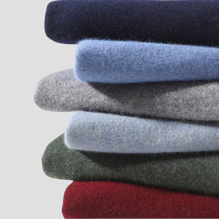 "Pull col roulé homme élégant en laine mérinos, couleur unie, coupe ajustée, parfait pour un style raffiné et confortable."