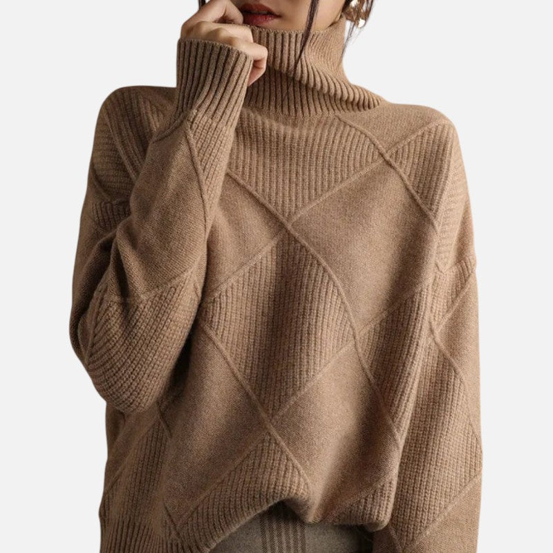 "Pull en cachemire col roulé, motifs losanges, luxe chic, touche soyeuse, idéal temps frais, coupe ample et chaude, homme."