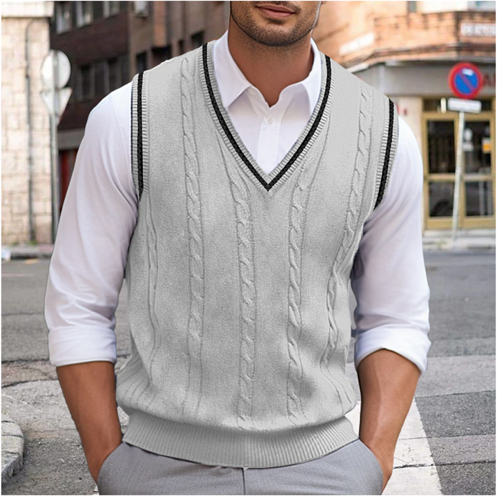 "Pull sans manches homme Liam en laine coton, allure V élégante, coupe cintrée, disponibles en couleurs tendance."