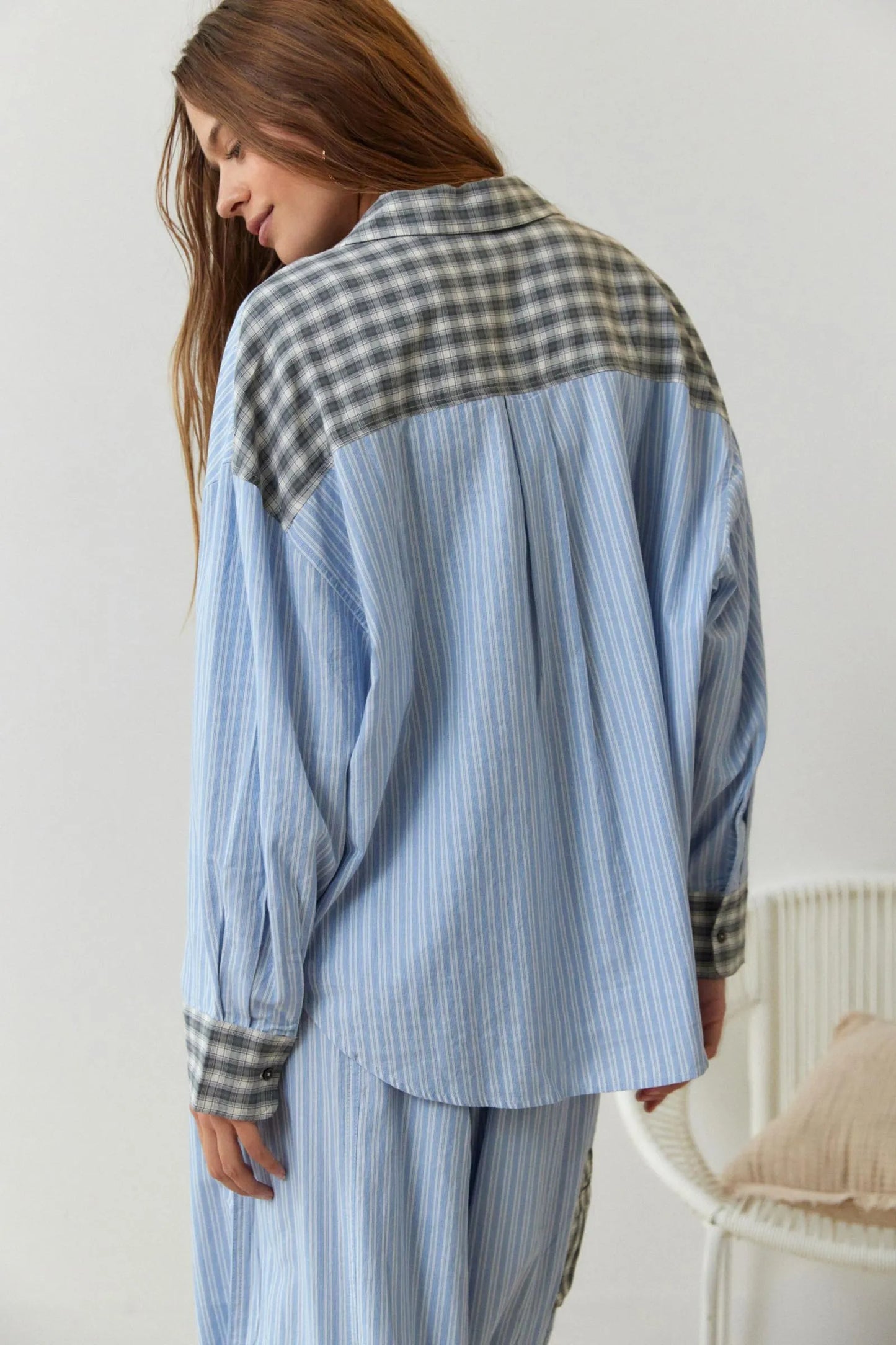 "Pyjama chaud et confortable en tissu doux, coupe ample, parfait pour toutes saisons et soirées cocooning."