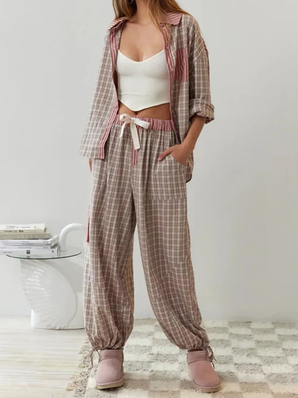 "Pyjama chaud et confortable en tissu doux, coupe ample, parfait pour toutes saisons et soirées cocooning."