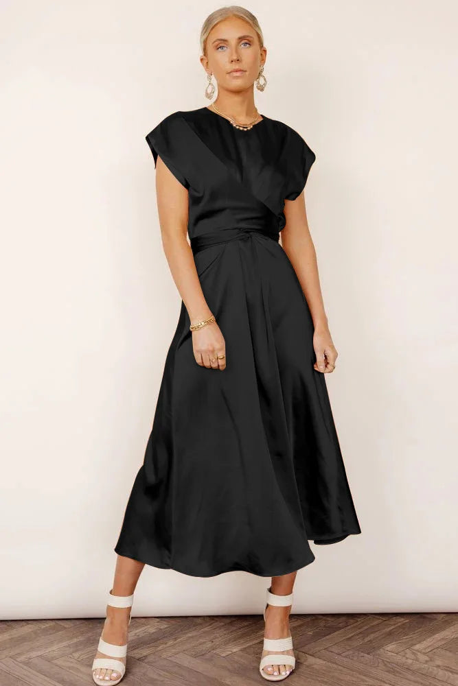 Robe de fête en soie satinée élégante et chic, coupe ajustée, disponible en plusieurs coloris pour magnifier votre silhouette