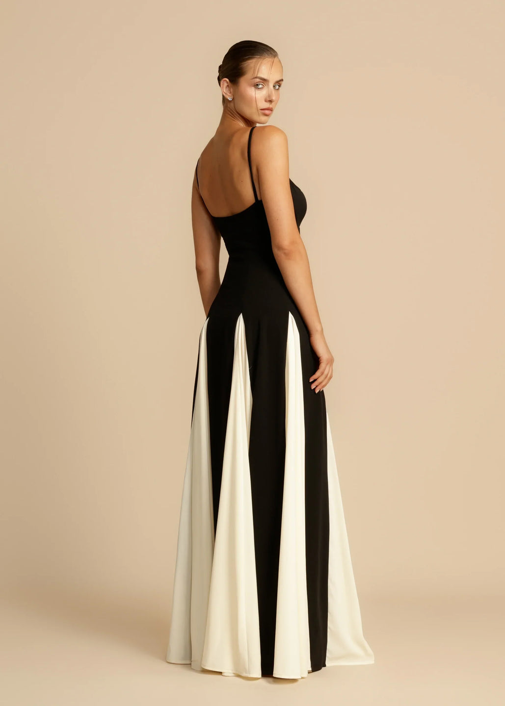 Robe longue chic à motifs blocs colorés, coupe moderne et élégante, idéale pour toutes occasions, confort inégalé.