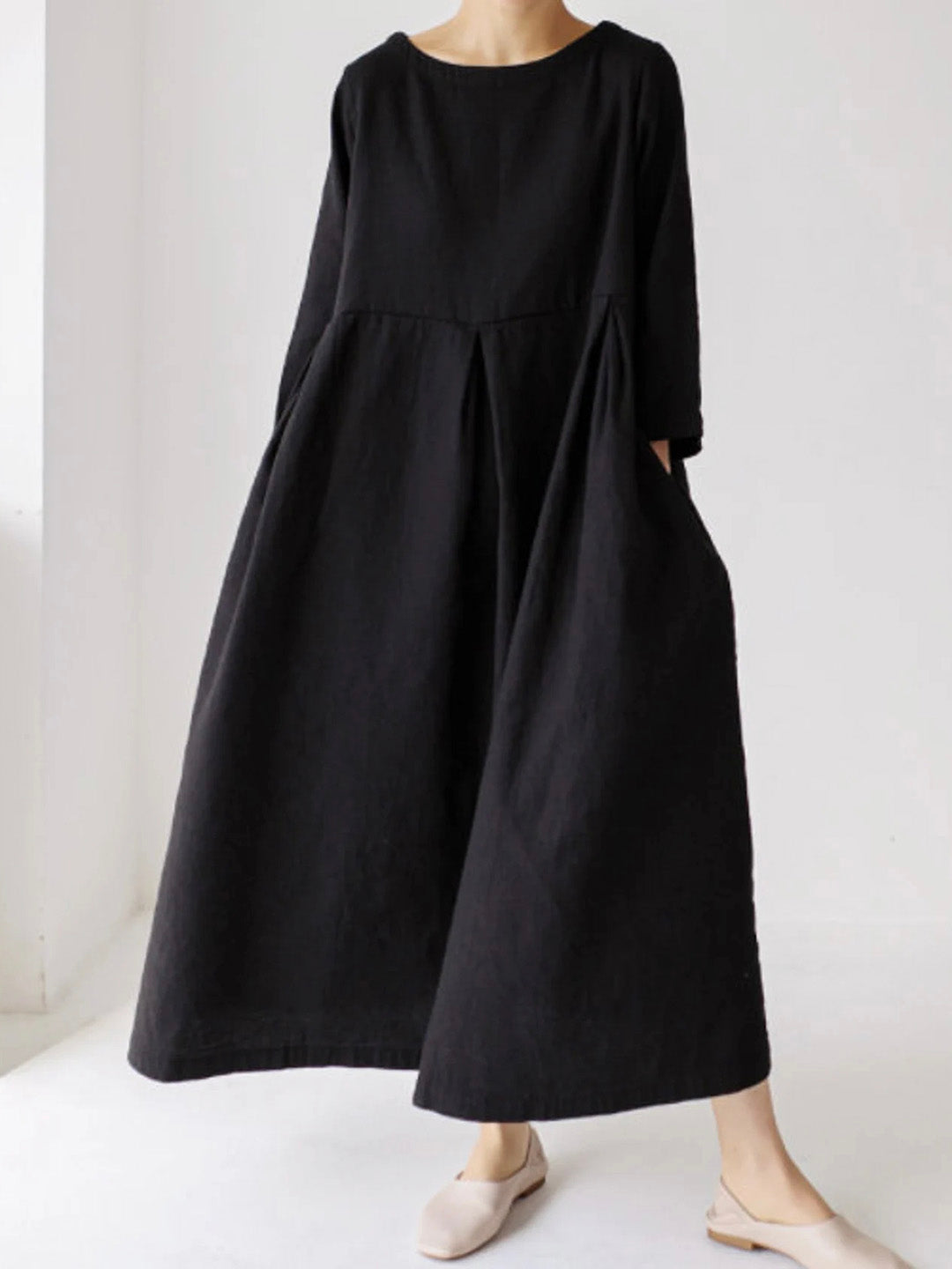"Robe longue en lin beige, coupe ample idéale pour été, style décontracté et élégant avec manches 3/4, parfait pour femmes."