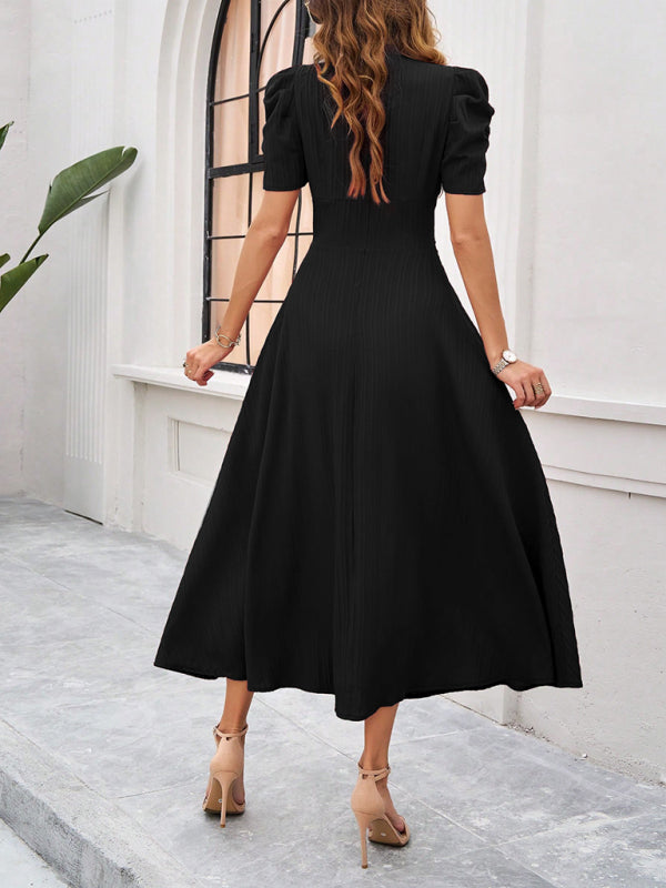 Robe midi évasée élégante avec taille cintrée, manches bouffantes, col V, idéale pour occasions spéciales.