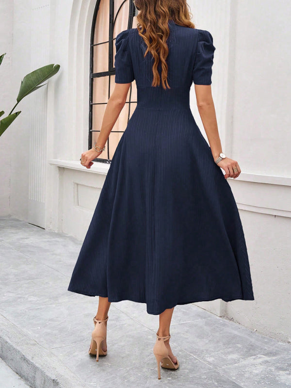 Robe midi évasée élégante avec taille cintrée, manches bouffantes, col V, idéale pour occasions spéciales.