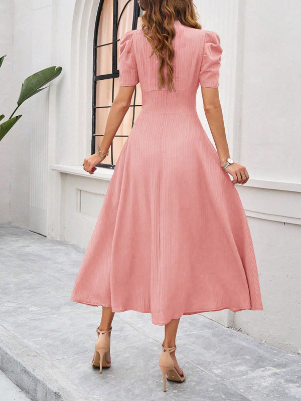 Robe midi évasée élégante avec taille cintrée, manches bouffantes, col V, idéale pour occasions spéciales.