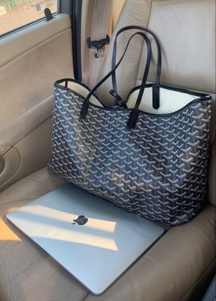 "Sac à main pour femmes, élégant et grand, couleurs variées, design minimaliste, haute qualité, parfait pour toutes occasions