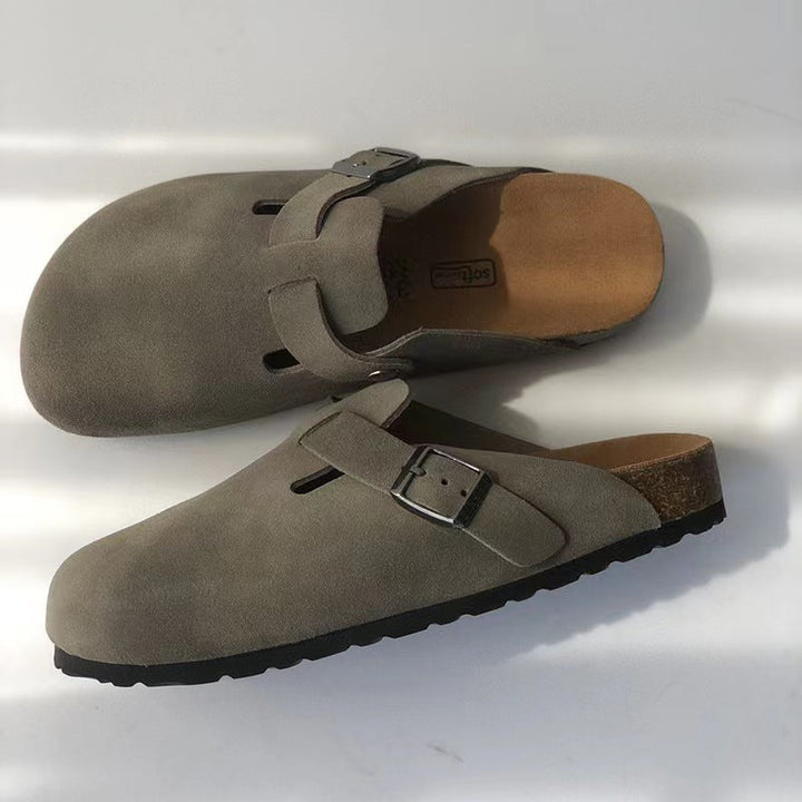 "Sandales Boston en cuir unisexe, élégantes et confortables, design moderne en cuir beige pour un style contemporain."