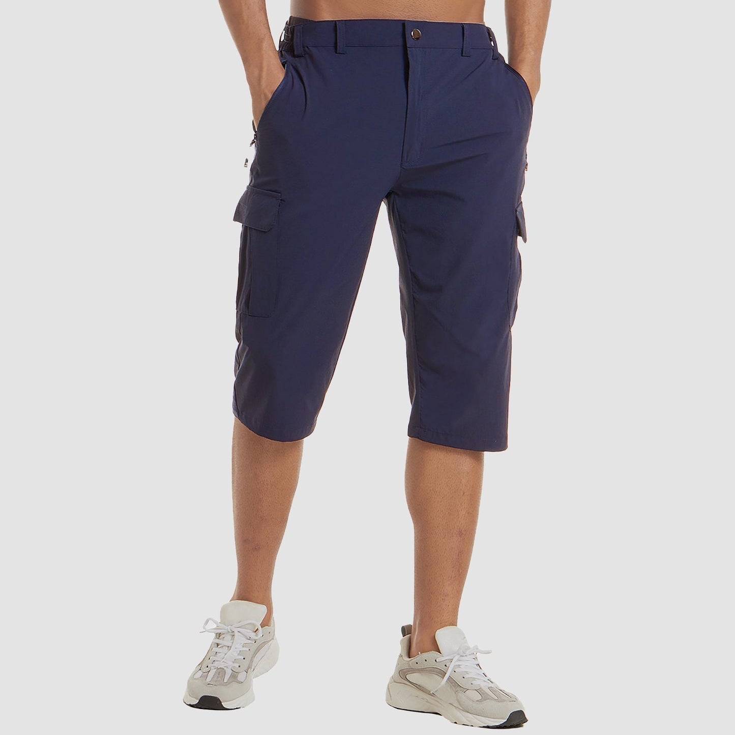 "Short cargo homme séchage rapide, multiples poches, design moderne et pratique, idéal aventure été."