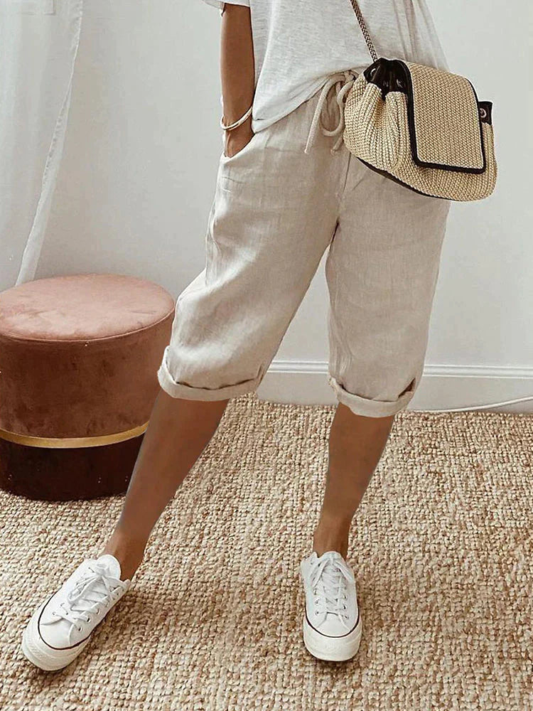 Short femme coton et lin Rosa, décontracté et chic, détails élégants, taille élastique, poches pratiques.