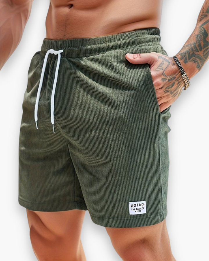 "Shorts d'été décontractés pour homme en tissu léger, design moderne, idéals pour journées chaudes et activités extérieures."
