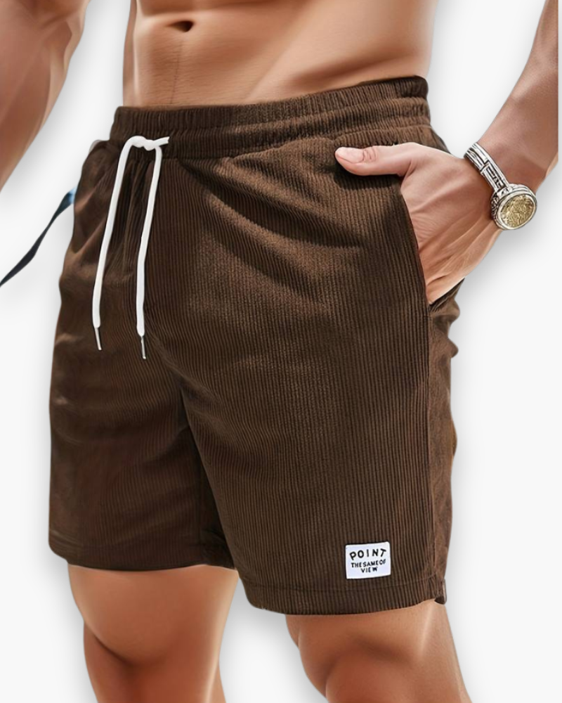 "Shorts d'été décontractés pour homme en tissu léger, design moderne, idéals pour journées chaudes et activités extérieures."