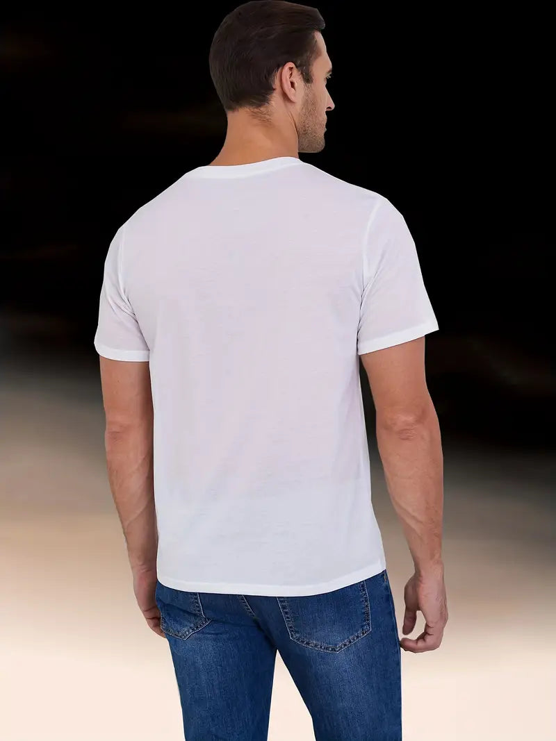 "T-shirt Henley vert élégant pour hommes, coupe classique, tissu léger et respirant, style décontracté et raffiné."