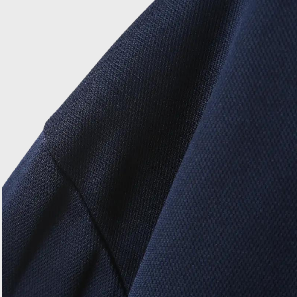 Tee-shirt homme à manches longues noir, coupe élégante, tissu doux et respirant, parfait pour style chic et confort.