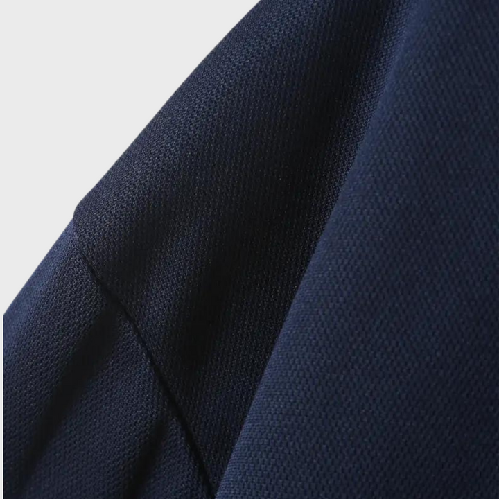 Tee-shirt homme à manches longues noir, coupe élégante, tissu doux et respirant, parfait pour style chic et confort.