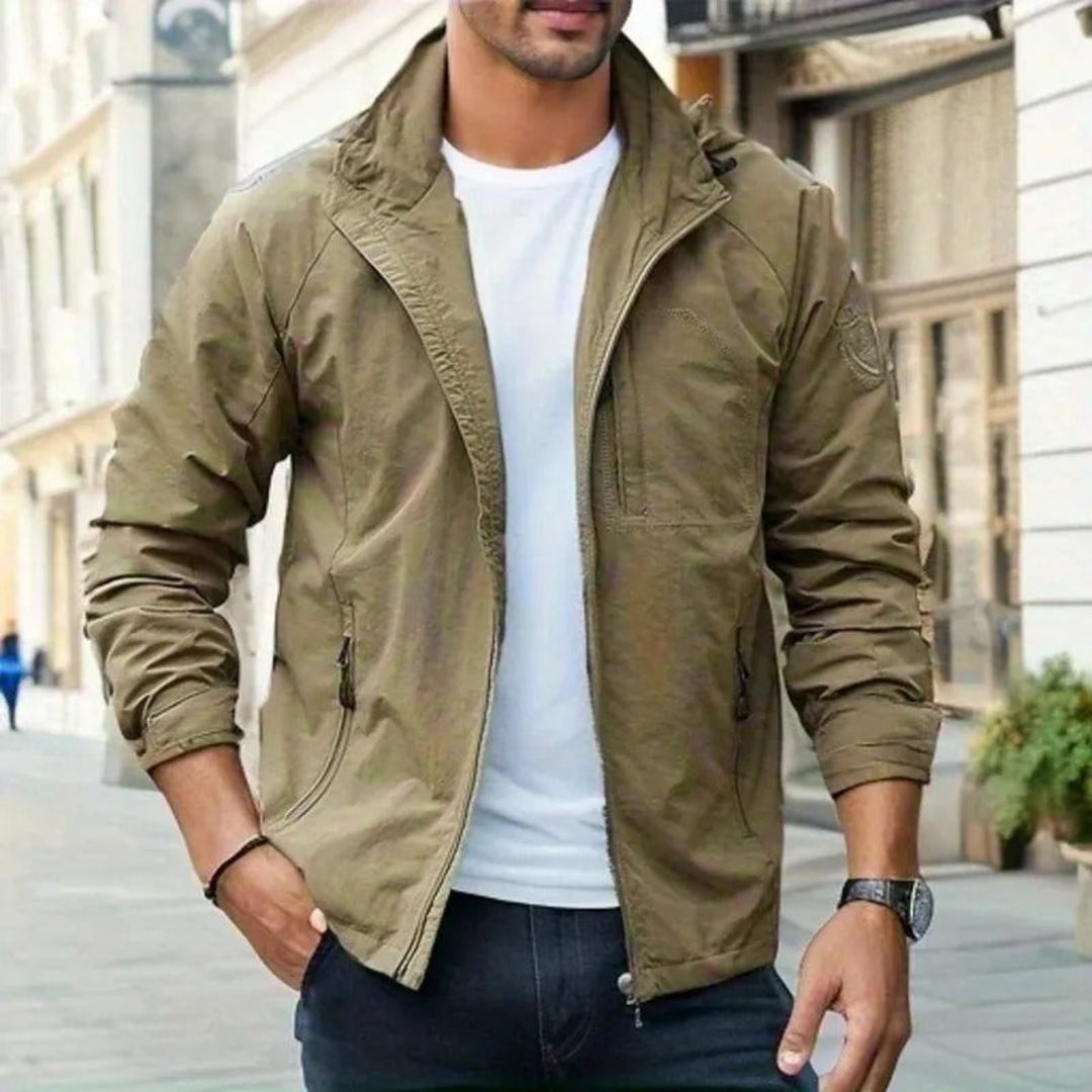 "Veste cargo homme été, légère, imperméable et respirante, avec poches pratiques et design polyvalent, idéale pour aventures.