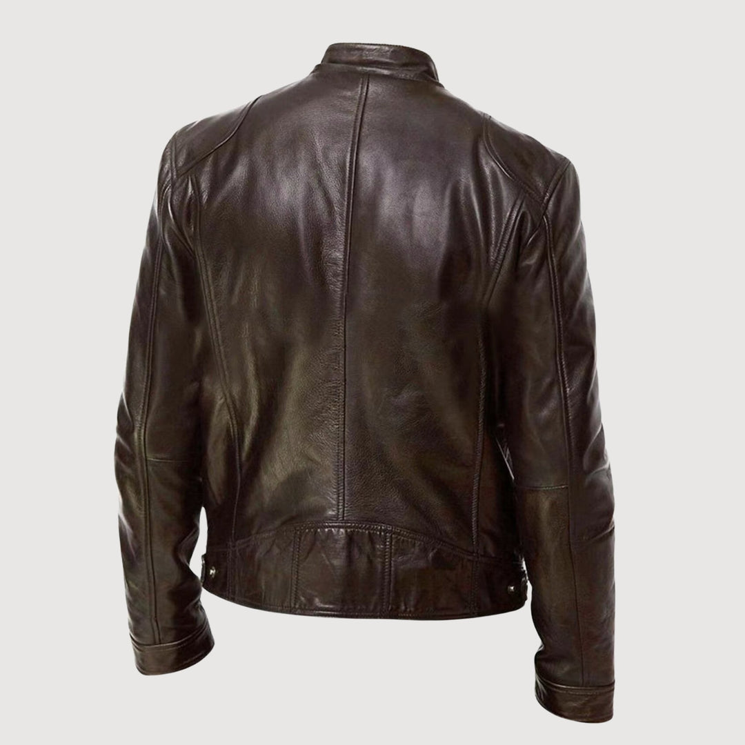 "Veste de moto homme effet cuir, look moderne et structuré, allure haut de gamme, confort et détails pratiques visibles."