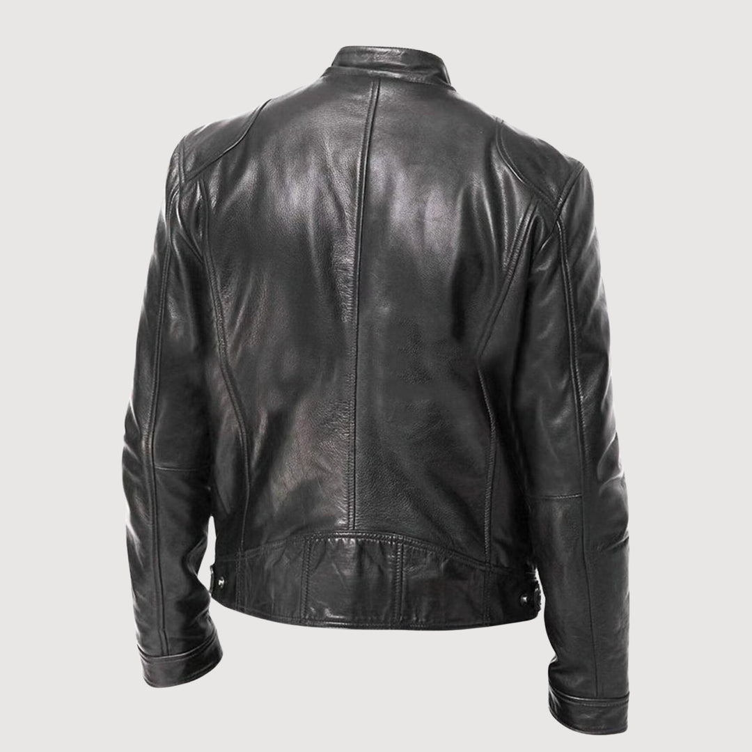 "Veste de moto homme effet cuir, look moderne et structuré, allure haut de gamme, confort et détails pratiques visibles."