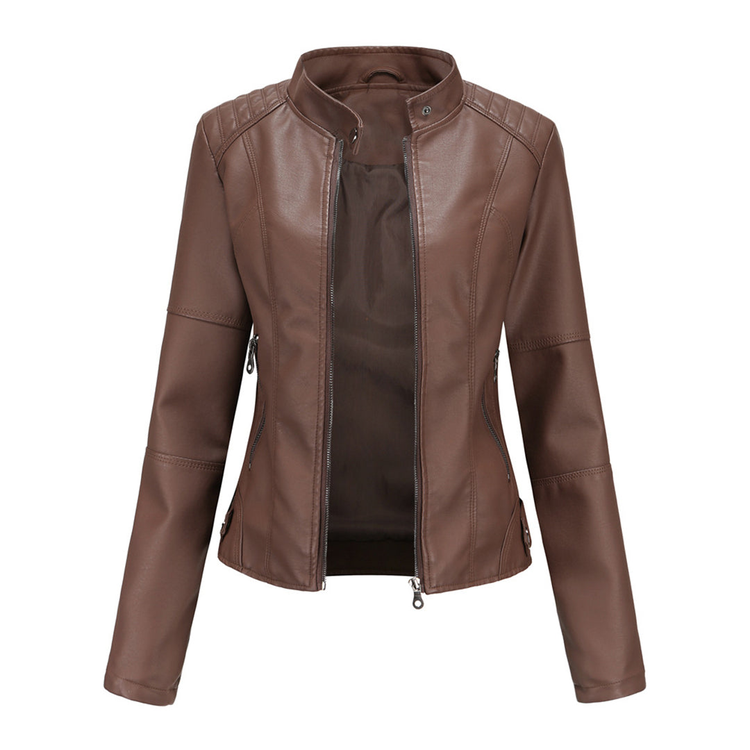 Veste en cuir camel pour femmes, chic et polyvalente, en cuir souple, apportant élégance et confort à toutes occasions.