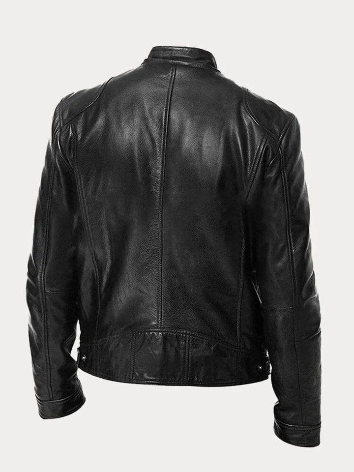 "Veste en cuir moto homme, ajustée avec poches zippées, design moderne, cuir premium noir, look élégant et pratique."
