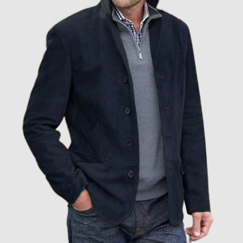 Veste en tricot homme chic, revers raffinés, bleu marine, idéale pour look élégant et confortable, style décontracté.