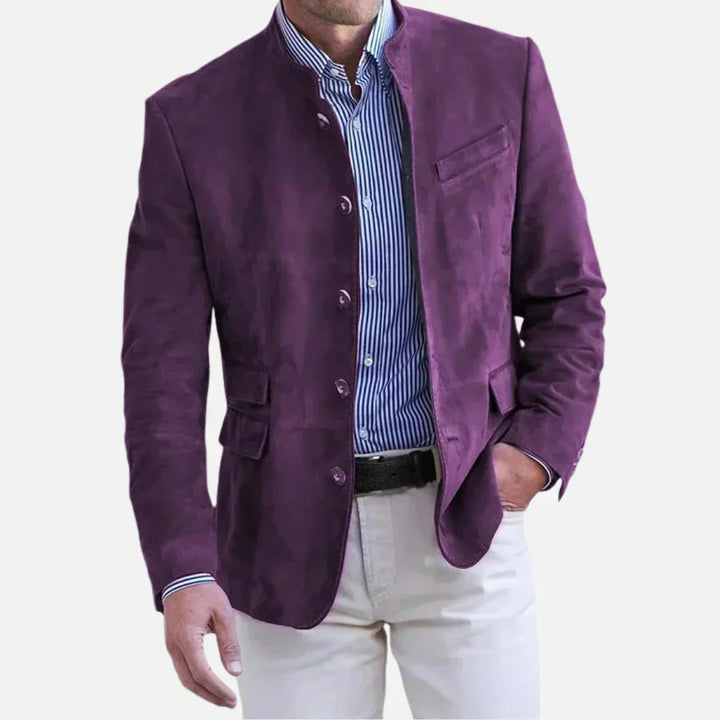 "Veste italienne en tissu noble, couleur sombre, coupe impeccable pour homme, style raffiné pour occasions formelles."