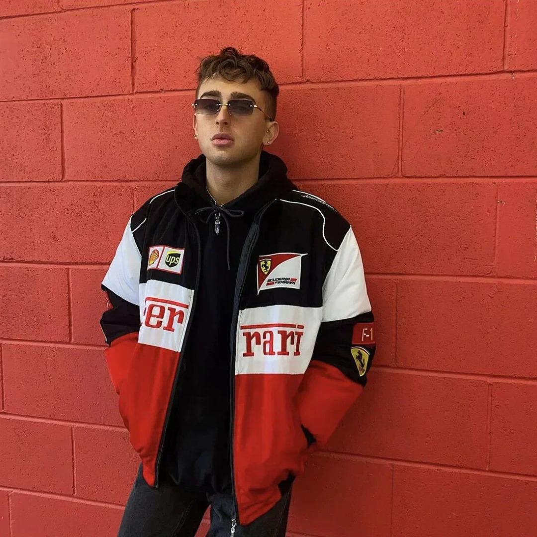 "Veste vintage unisexe rouge racing style Ferrari, design distinctif, inspirée conducteur Formule 1. Pour fans voiture rétro.