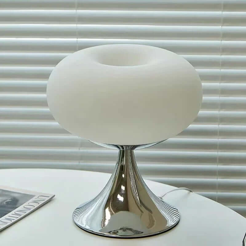 Lampe De Table À L'Ancienne En Forme De Pomme