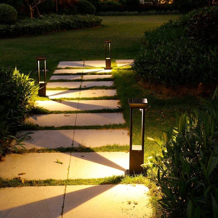 Lampe Solaire Extérieure LED - Éclairage Chemin