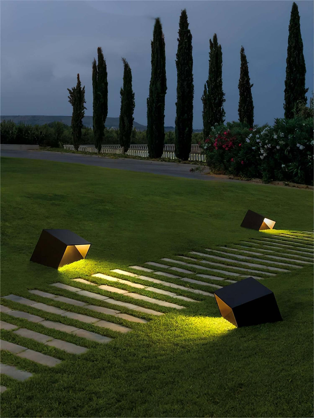 Lampe Solaire Extérieure Cube - Jardin Design