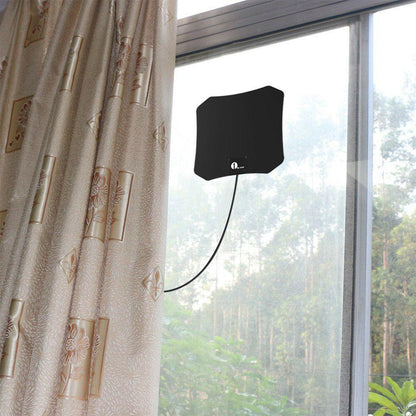 Antenne satellite intérieure HDTV compacte pour réception HD, design élégant, installation facile, clarté exceptionnelle.