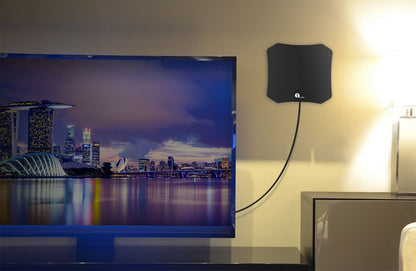 Antenne satellite intérieure HDTV compacte pour réception HD, design élégant, installation facile, clarté exceptionnelle.