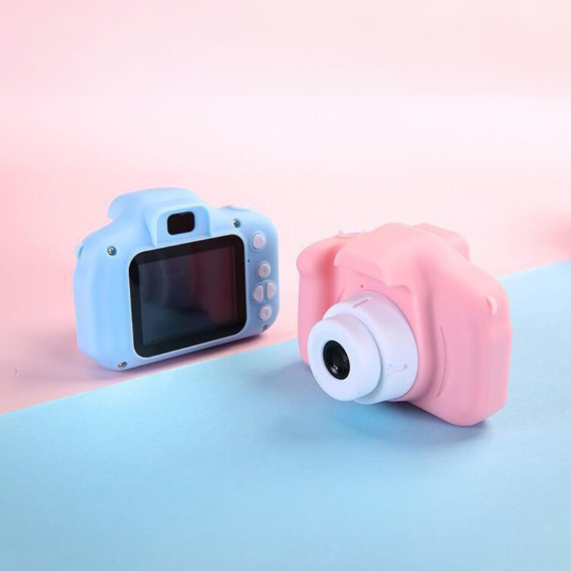 "Appareil photo enfant antichoc, double caméra HD 1080P, design coloré, idéal pour jeunes aventuriers."
