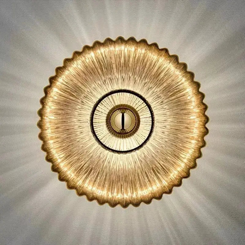 Applique murale en verre élégante, design moderne, verre transparent et métal, éclaire votre intérieur d'une lumière douce.