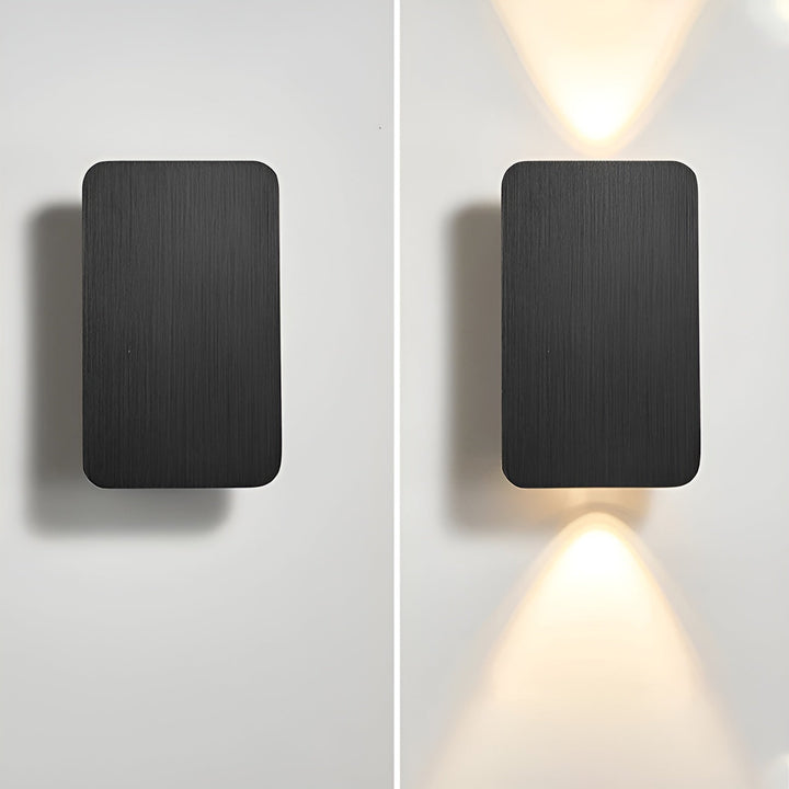 "Applique murale LED rectangulaire, design moderne, éclairage intérieur, aluminium robuste, destiné à couloirs et escaliers."