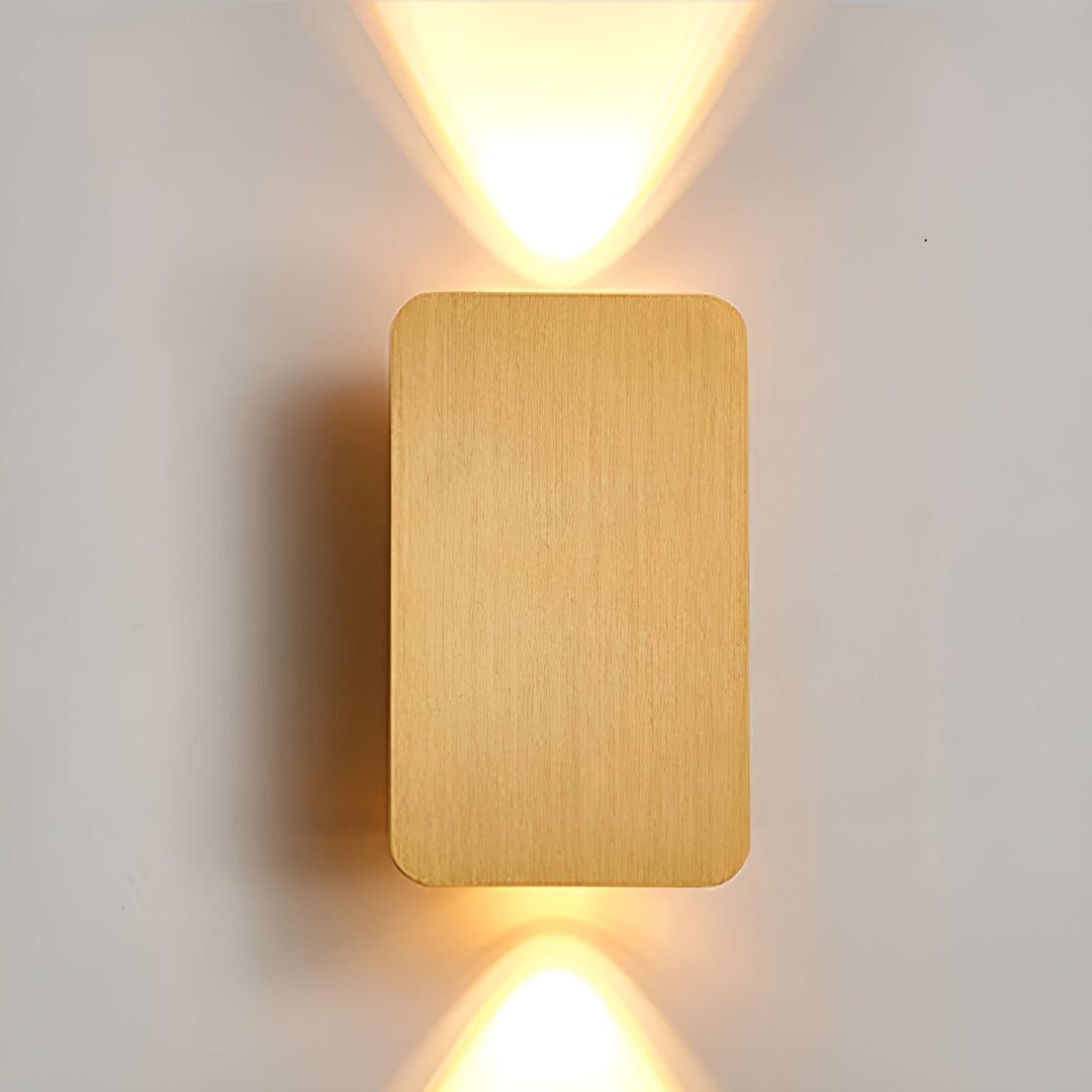 "Applique murale LED rectangulaire, design moderne, éclairage intérieur, aluminium robuste, destiné à couloirs et escaliers."