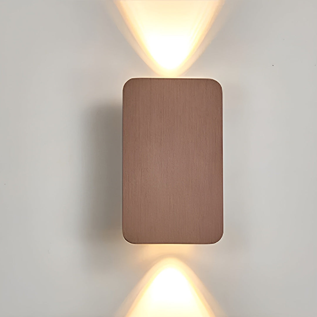 "Applique murale LED rectangulaire, design moderne, éclairage intérieur, aluminium robuste, destiné à couloirs et escaliers."