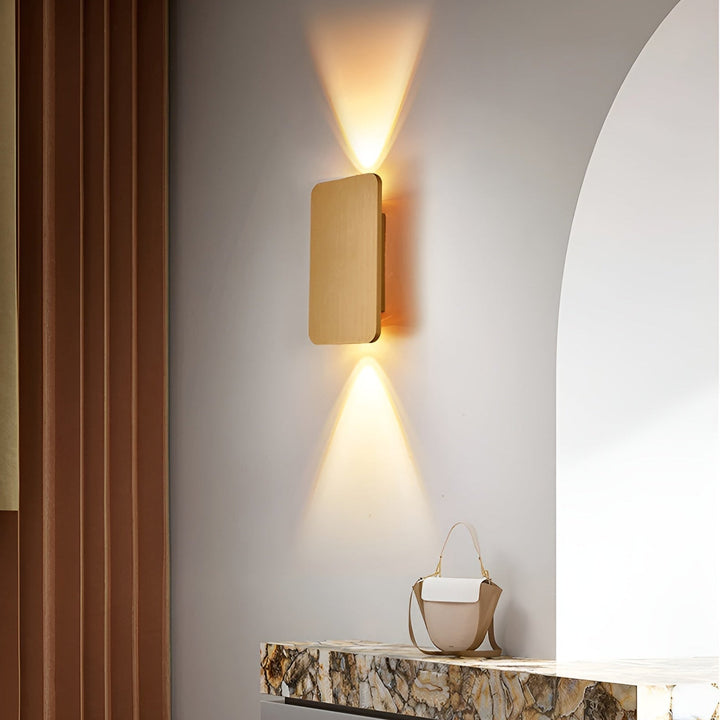 "Applique murale LED rectangulaire, design moderne, éclairage intérieur, aluminium robuste, destiné à couloirs et escaliers."