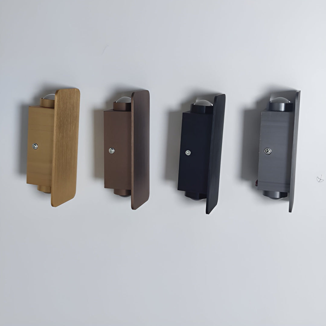 "Applique murale LED rectangulaire, design moderne, éclairage intérieur, aluminium robuste, destiné à couloirs et escaliers."