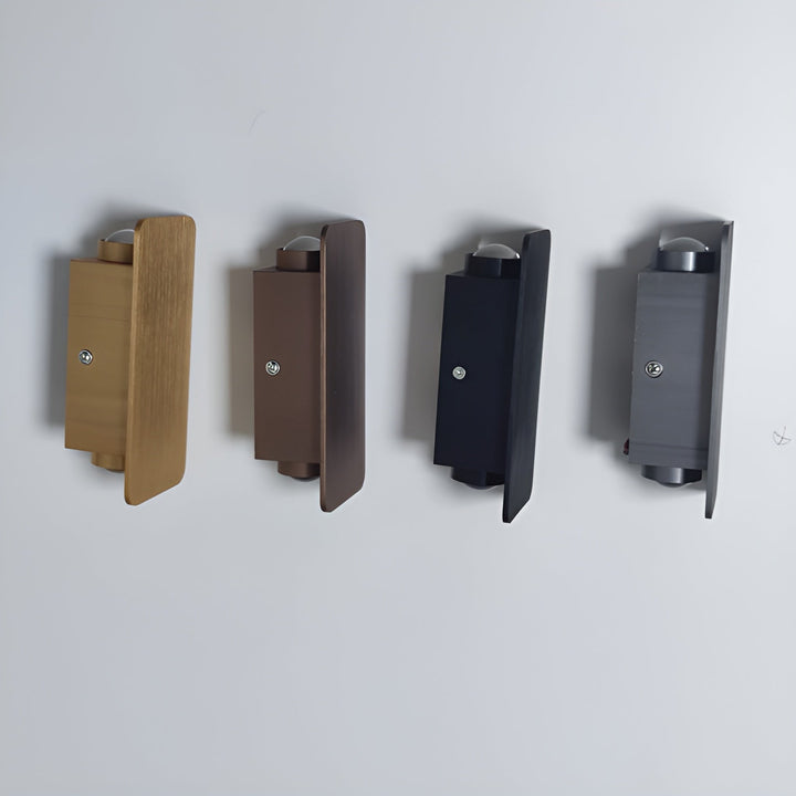 "Applique murale LED rectangulaire, design moderne, éclairage intérieur, aluminium robuste, destiné à couloirs et escaliers."