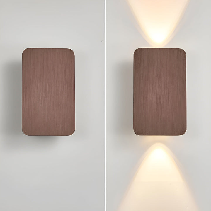 "Applique murale LED rectangulaire, design moderne, éclairage intérieur, aluminium robuste, destiné à couloirs et escaliers."