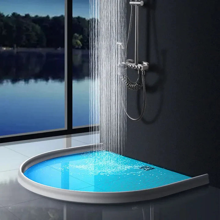 Barrière de douche en silicone flexible, étanche, transparente, s'installe facilement pour empêcher les fuites d'eau.