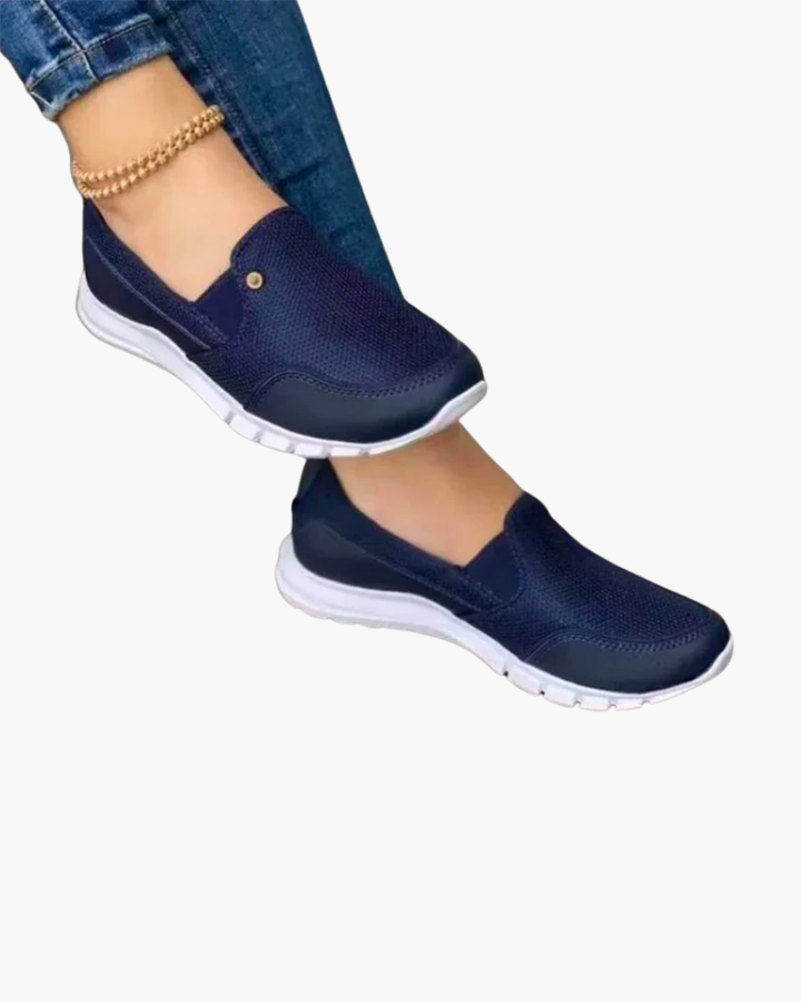 Basket sans lacets femme beige, design moderne et respirant, confort léger, idéal pour style décontracté.