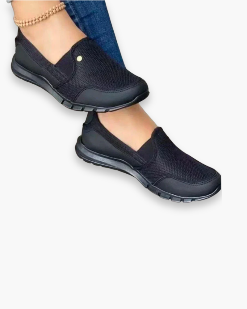 Basket sans lacets femme beige, design moderne et respirant, confort léger, idéal pour style décontracté.