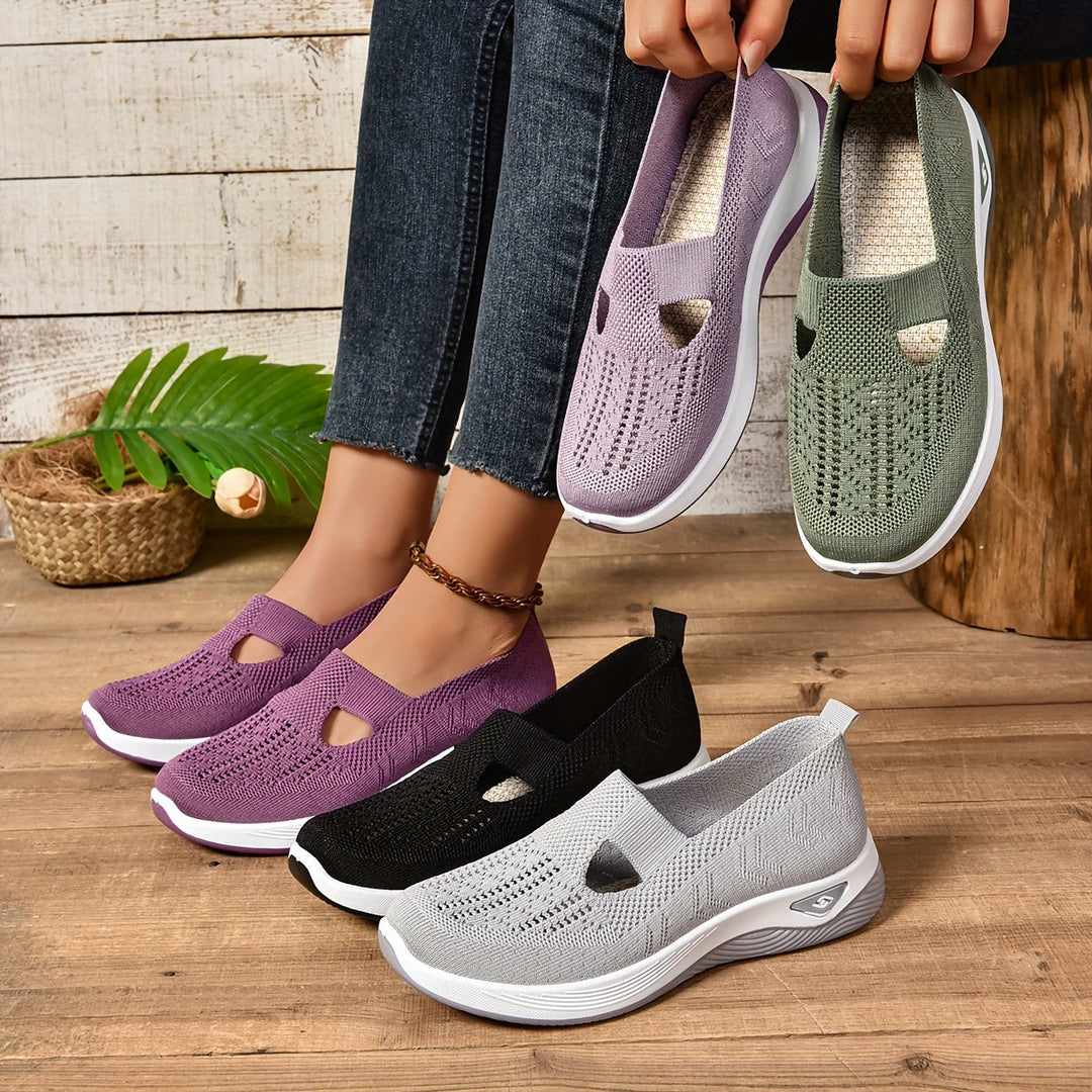 "Baskets féminines sans lacets, style moderne, matériau respirant et extensible, confort pour usage quotidien."