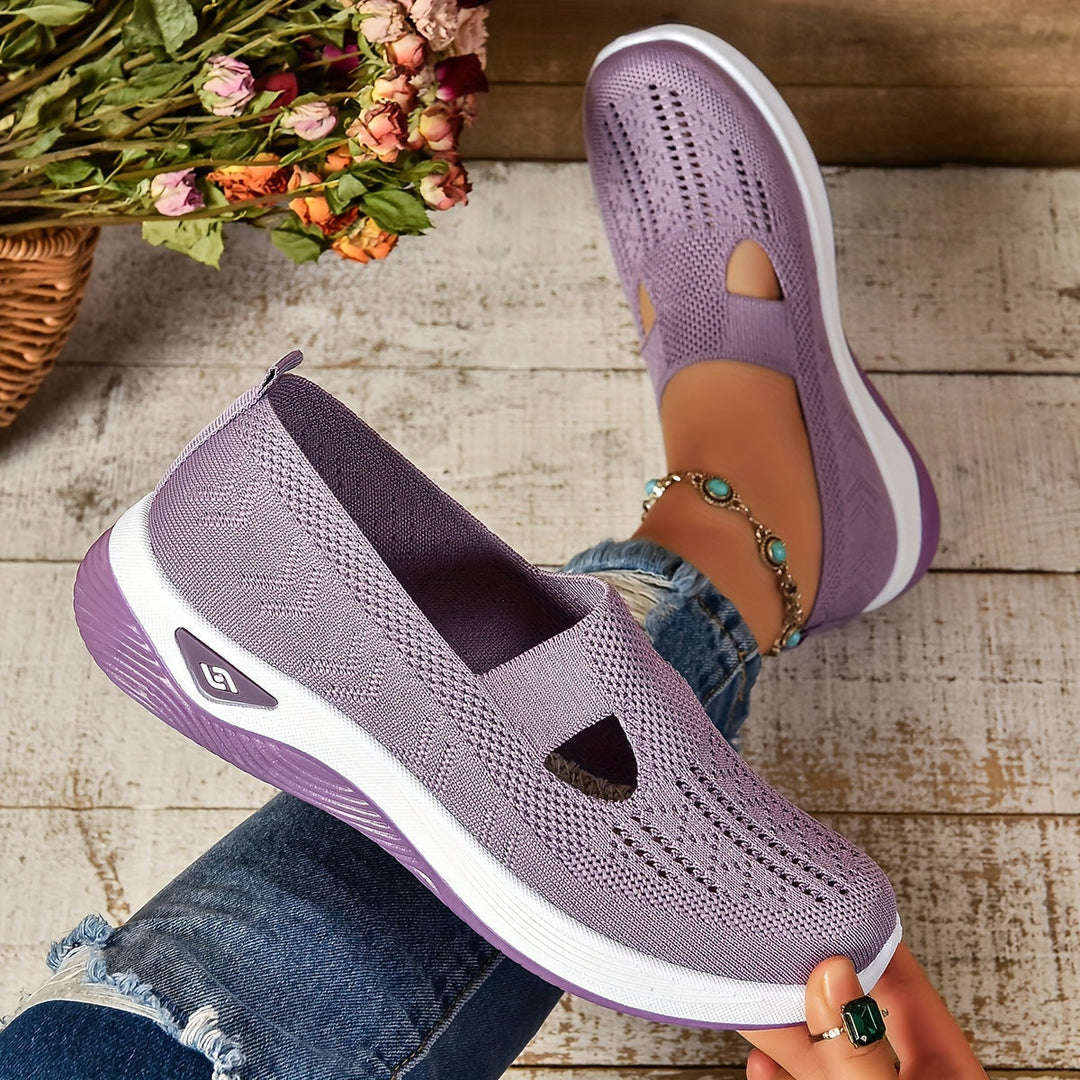 "Baskets féminines sans lacets, style moderne, matériau respirant et extensible, confort pour usage quotidien."