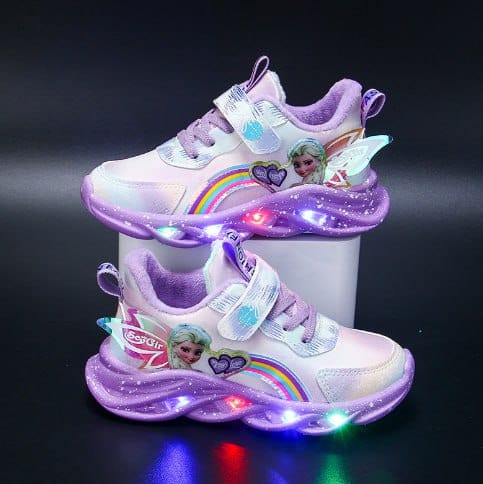 "Baskets LED enfant roses avec imprimé princesse, semelles antidérapantes pour sécurité et style"