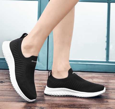 "Baskets orthopédiques pour femmes, confort moderne et design élégant, parfaites pour toutes les tenues et occasions."